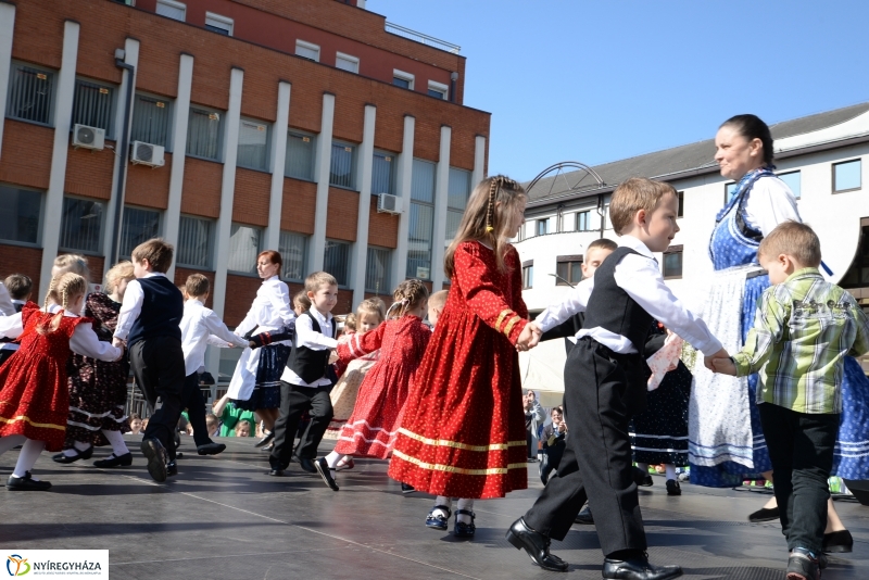 Civil sziget-színpadi produkciók a Helló Nyíregyháza keretében