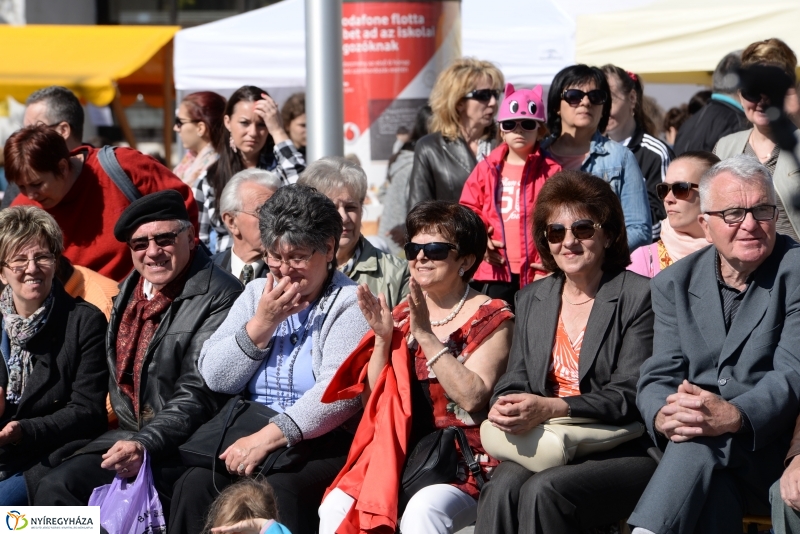 Civil sziget-színpadi produkciók a Helló Nyíregyháza keretében