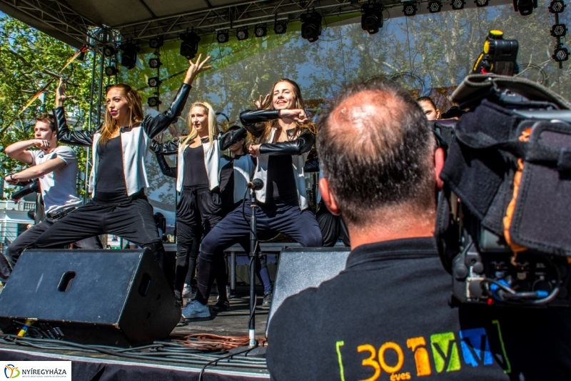 Hello Nyíregyháza - GLAM CREW 