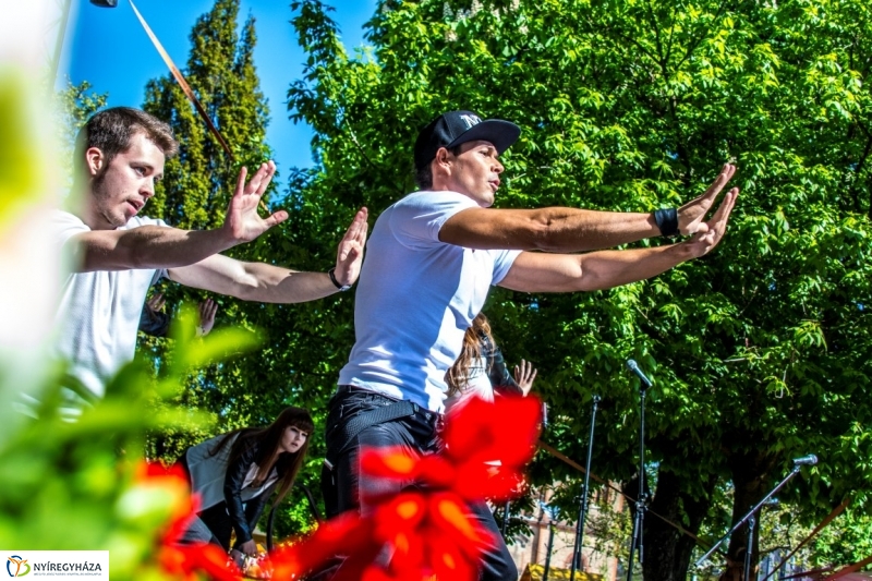 Hello Nyíregyháza - GLAM CREW 