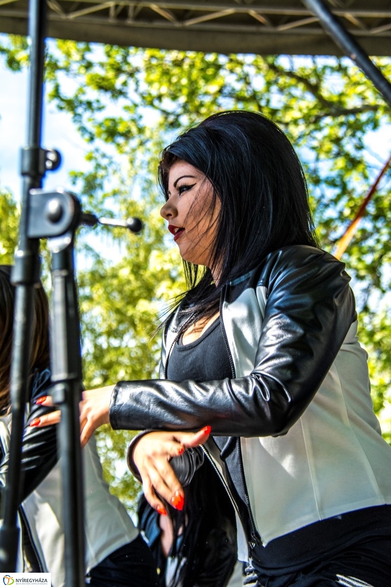 Hello Nyíregyháza - GLAM CREW 