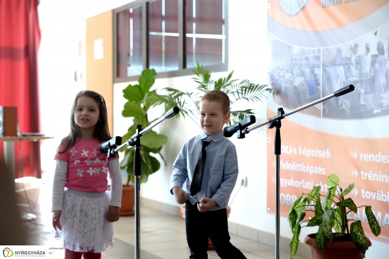 Bölcsődék napja-a bölcsődei dolgozók kitüntetése