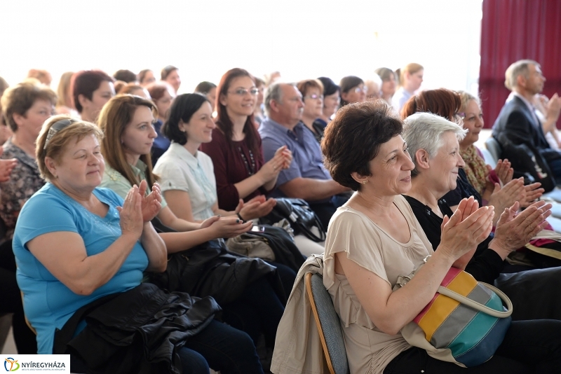 Bölcsődék napja-a bölcsődei dolgozók kitüntetése
