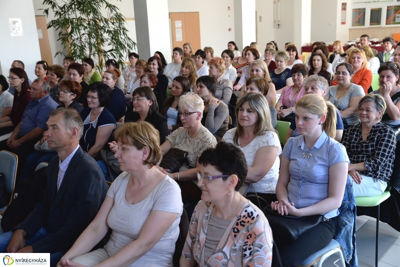 Bölcsődék napja-a bölcsődei dolgozók kitüntetése