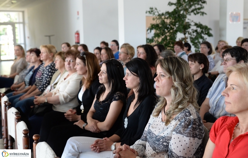 Bölcsődék napja-a bölcsődei dolgozók kitüntetése