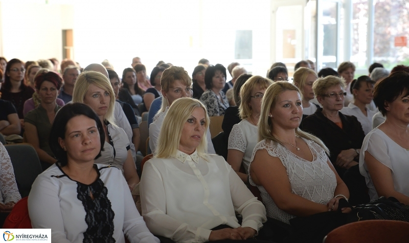 Bölcsődék napja-a bölcsődei dolgozók kitüntetése