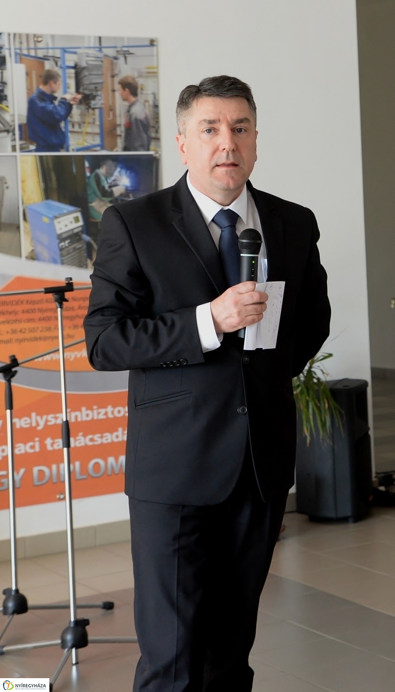 Bölcsődék napja-a bölcsődei dolgozók kitüntetése