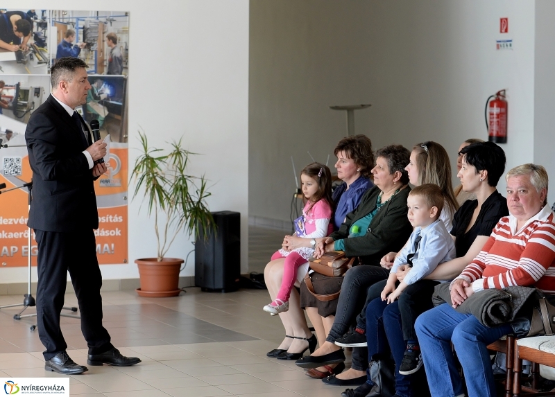 Bölcsődék napja-a bölcsődei dolgozók kitüntetése