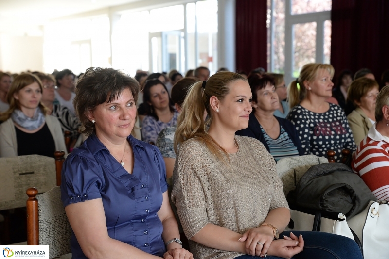 Bölcsődék napja-a bölcsődei dolgozók kitüntetése