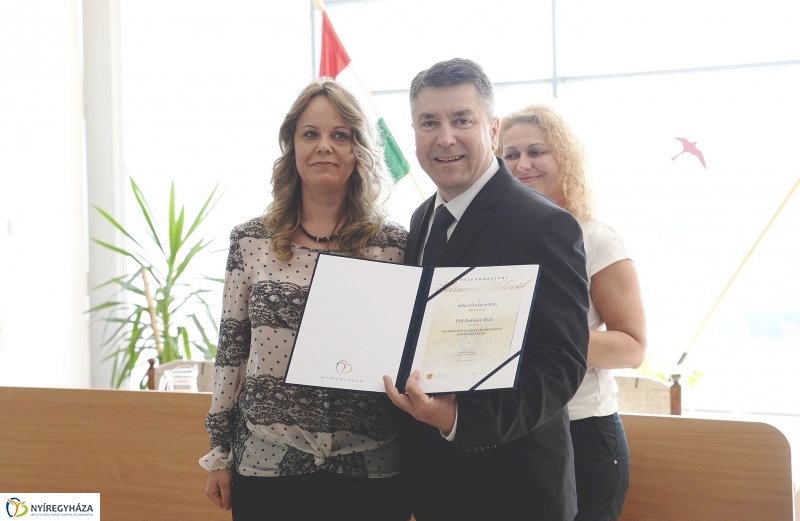 Bölcsődék napja-a bölcsődei dolgozók kitüntetése