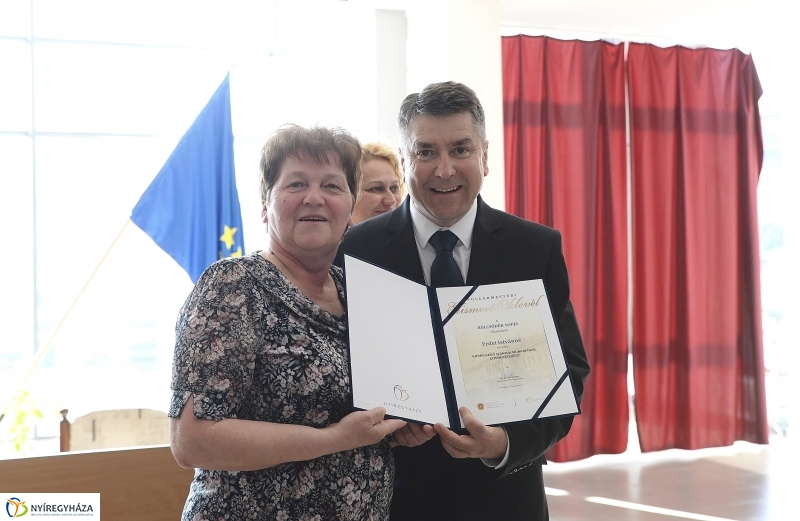 Bölcsődék napja-a bölcsődei dolgozók kitüntetése