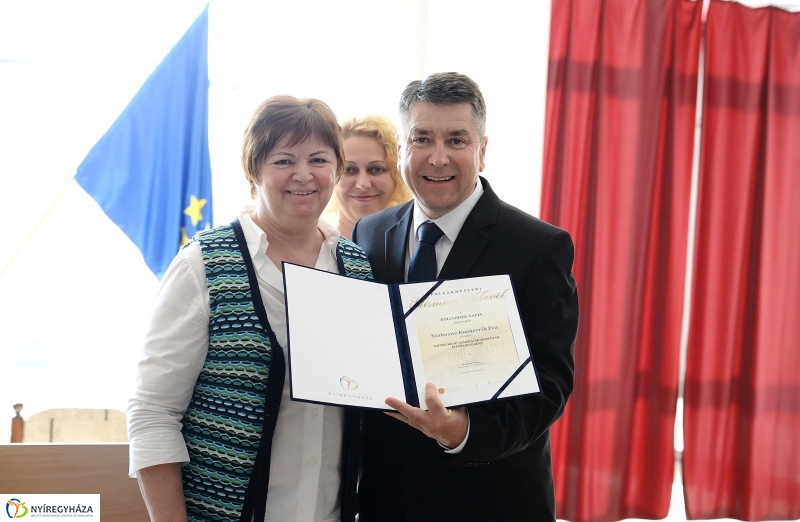 Bölcsődék napja-a bölcsődei dolgozók kitüntetése