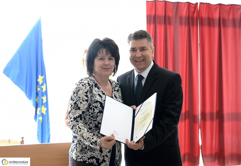 Bölcsődék napja-a bölcsődei dolgozók kitüntetése