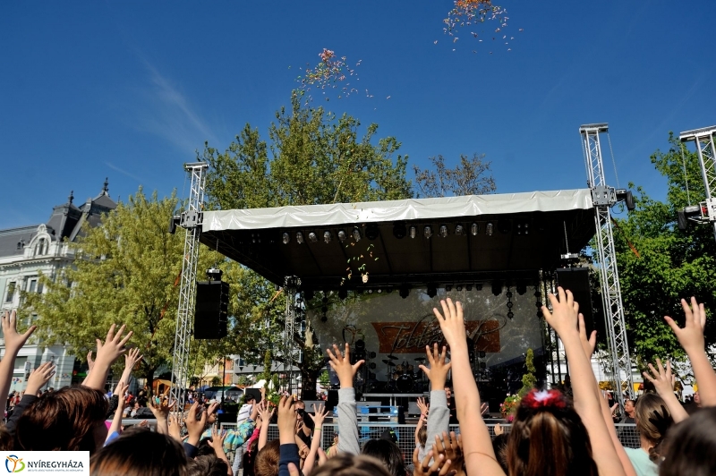 Helló Nyíregyháza Kossuth tér kora délután 1