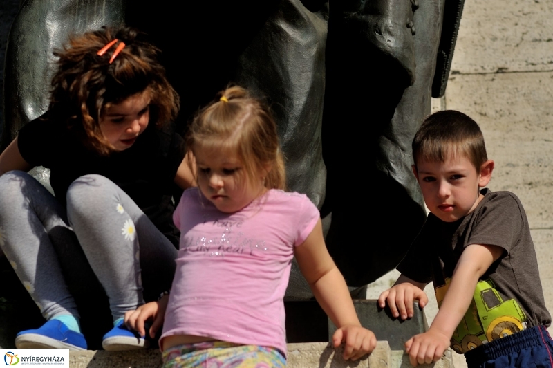 Helló Nyíregyháza Kossuth tér kora délután 1