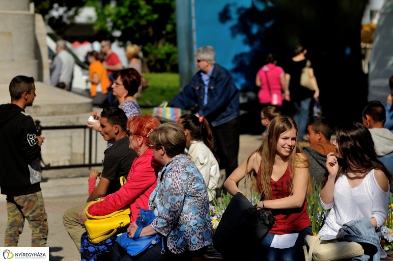 Helló Nyíregyháza Kossuth tér kora délután 1