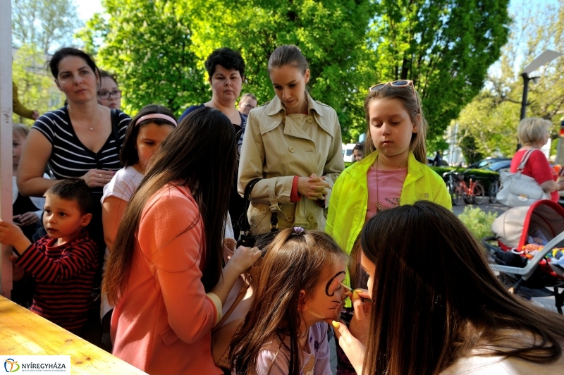 Helló Nyíregyháza Kossuth tér kora délután 1