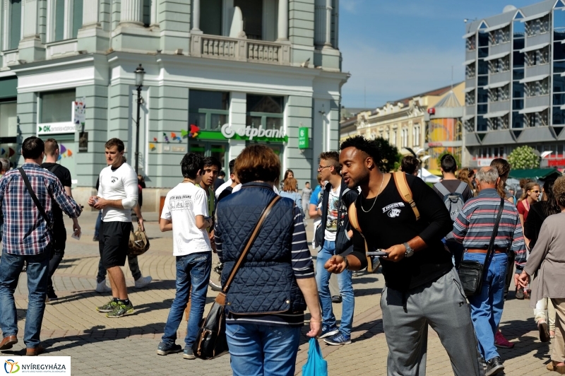Helló Nyíregyháza Kossuth tér kora délután 2