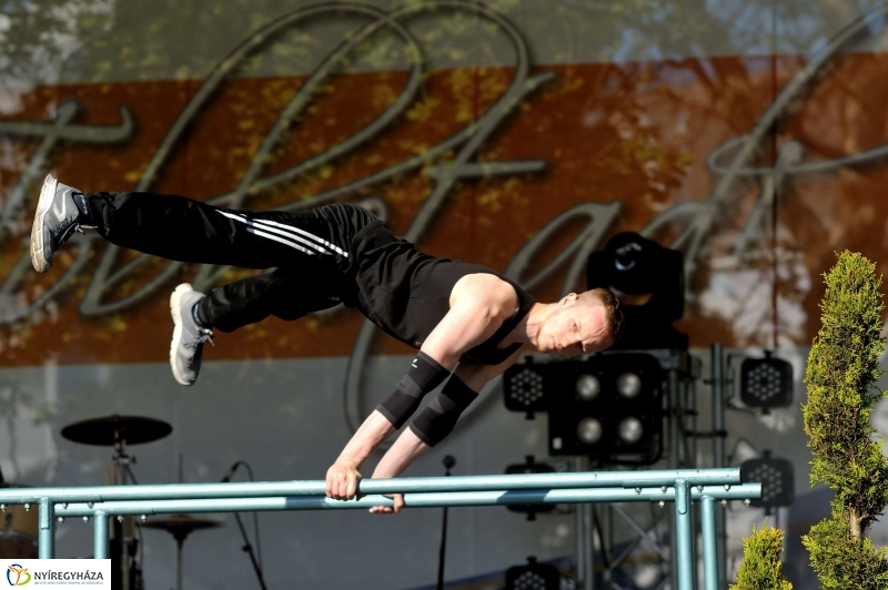 Helló Nyíregyháza Kossuth tér kora délután 2