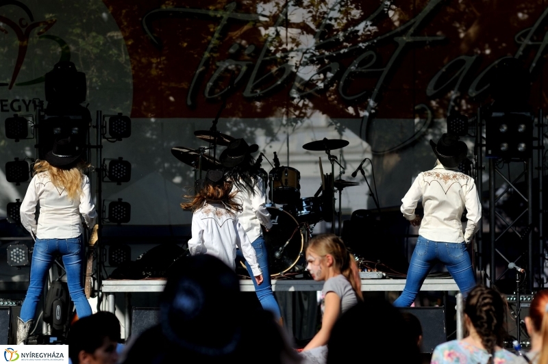 Helló Nyíregyháza Kossuth tér kora délután 2