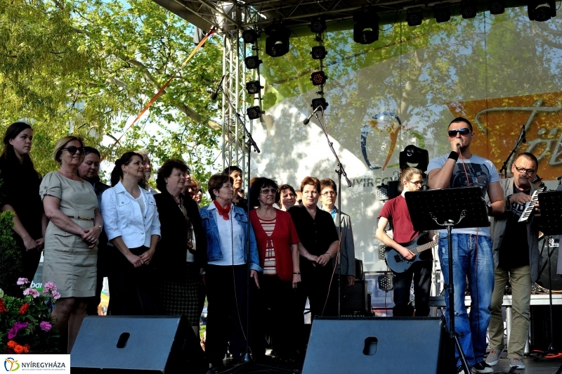 Helló Nyíregyháza Kossuth tér kora délután 2