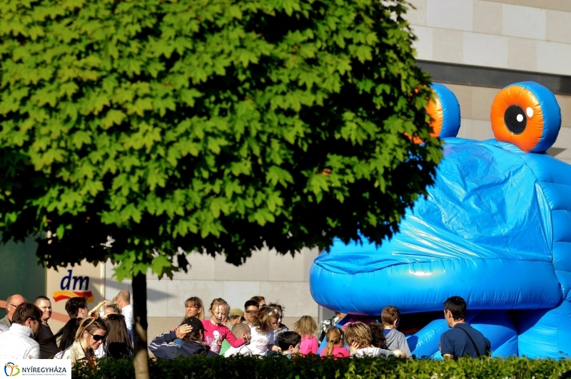 Helló Nyíregyháza Kossuth tér kora délután 2