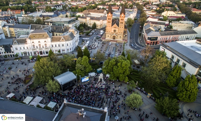 Ocho Macho koncert a levegőből
