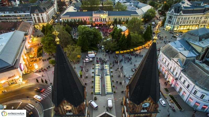 Ocho Macho koncert a levegőből