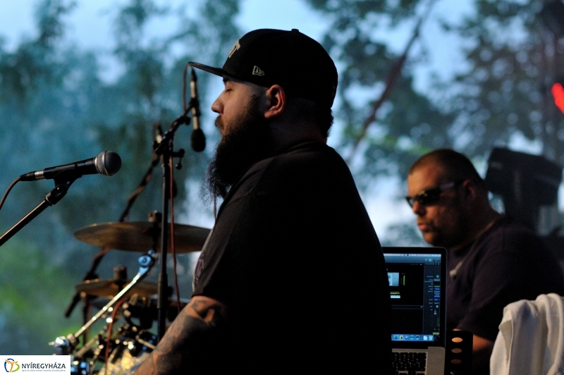 Helló Nyíregyháza Kossuth tér este és Ocho Macho koncert