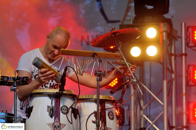Helló Nyíregyháza Kossuth tér este és Ocho Macho koncert