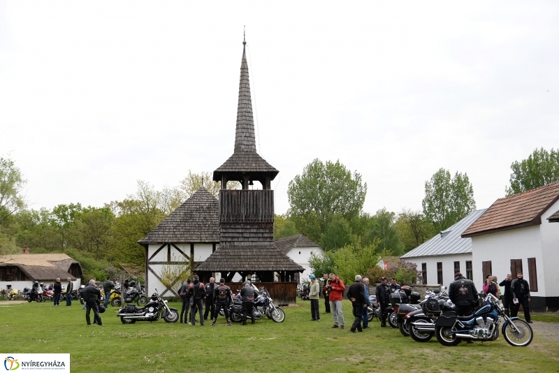 Motoros véradás a Falumúzeumban