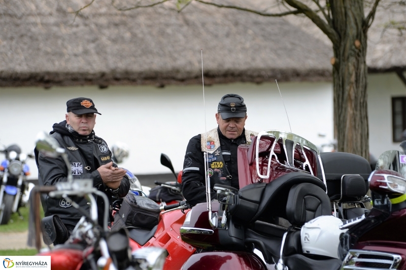 Motoros véradás a Falumúzeumban