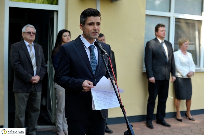 Emléktábla avatás a 4S-2000 Kft-nél