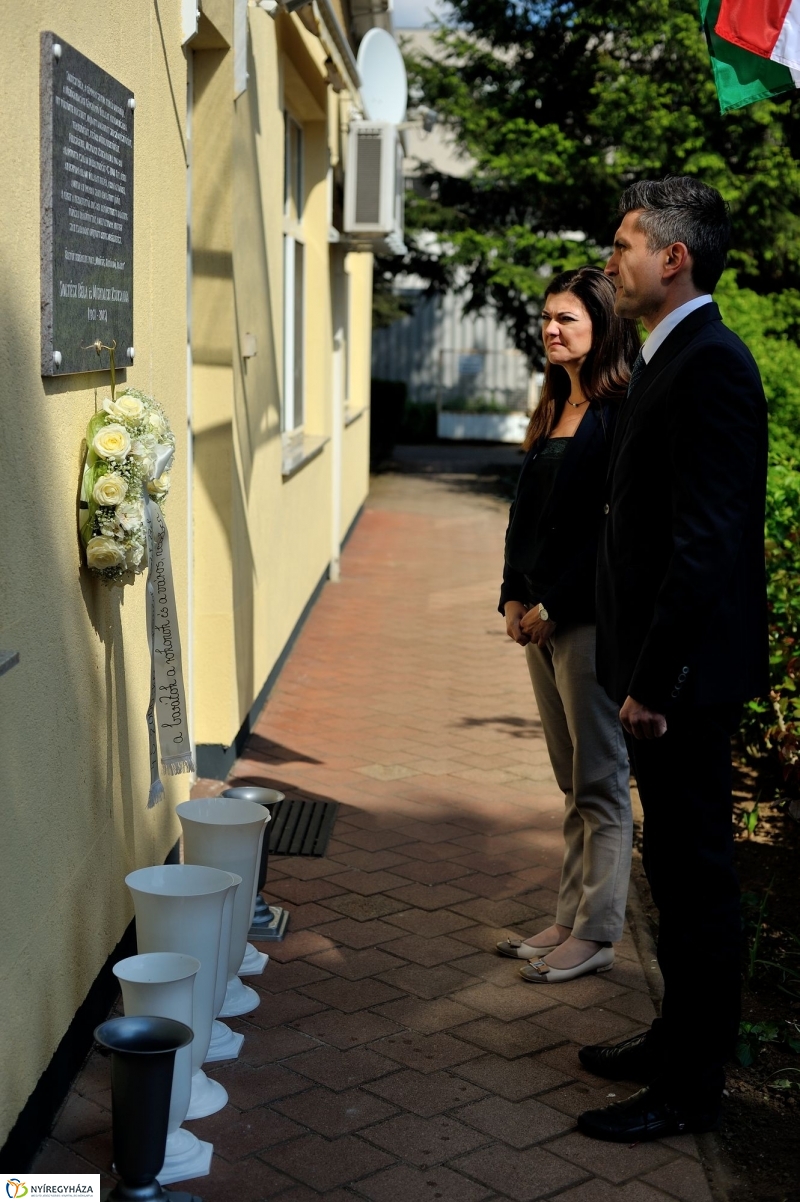 Emléktábla avatás a 4S-2000 Kft-nél