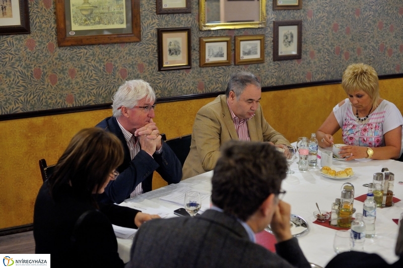 Ülésezett a Pékszövetség