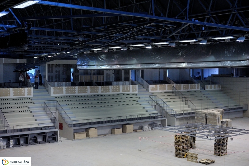 Épül a Continental Aréna