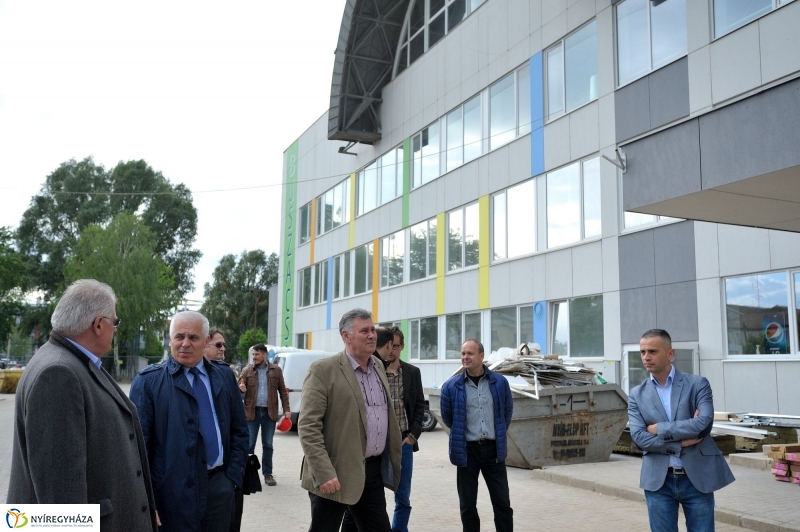 Épül a Continental Aréna