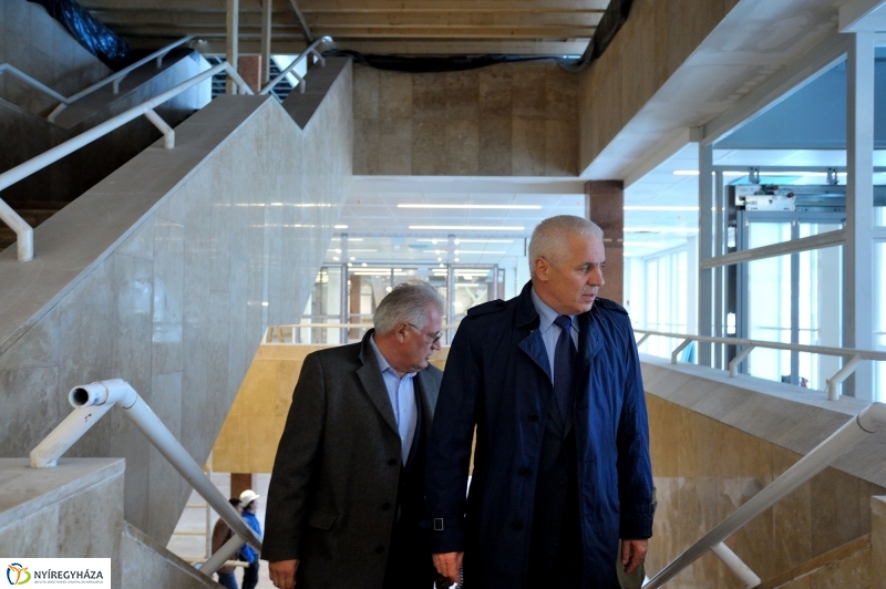 Épül a Continental Aréna