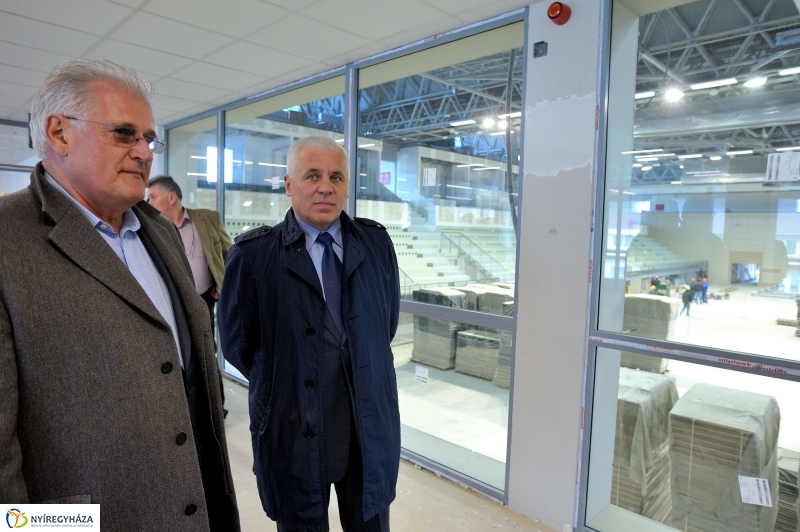 Épül a Continental Aréna