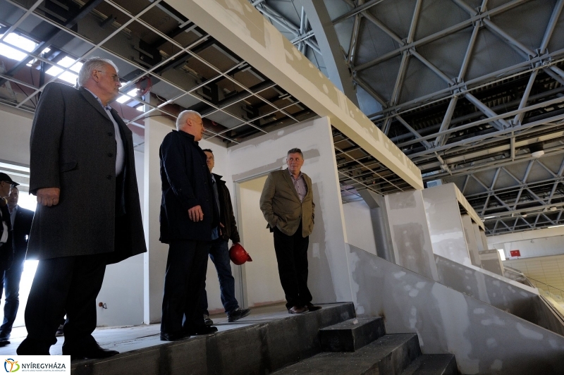 Épül a Continental Aréna