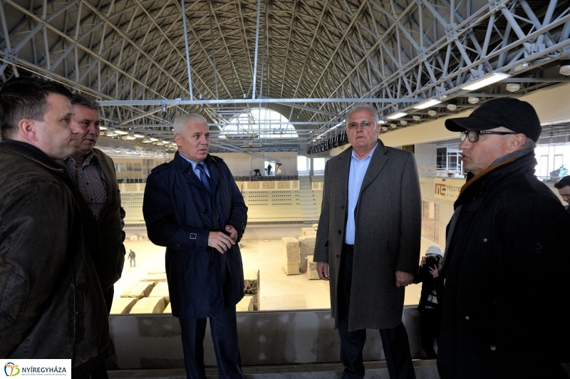 Épül a Continental Aréna