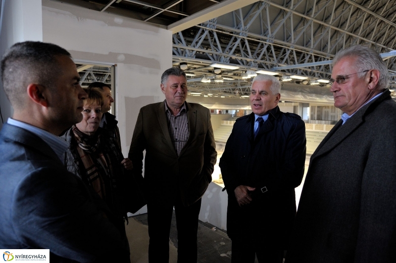 Épül a Continental Aréna