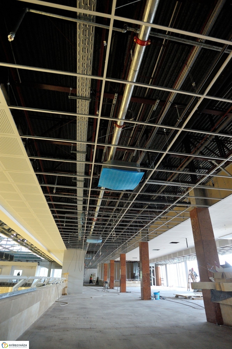 Épül a Continental Aréna