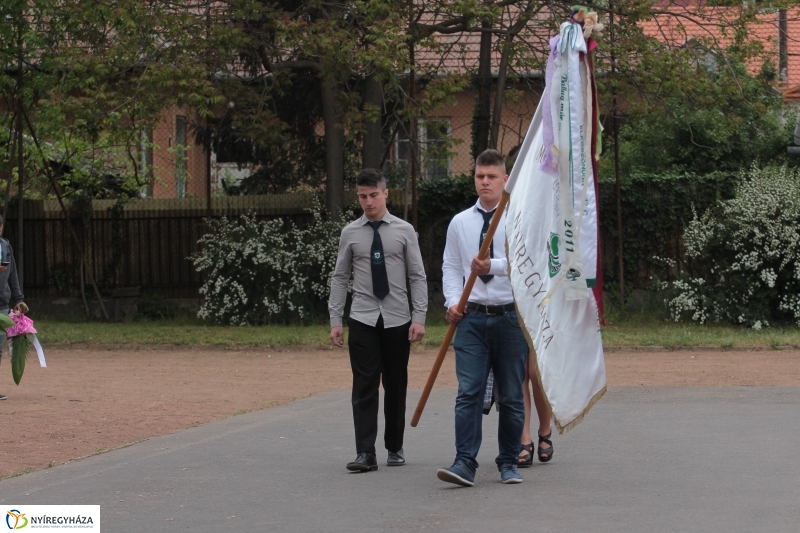 Elballagtak a lippaisok I.