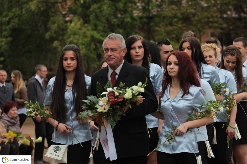 Elballagtak a lippaisok I.