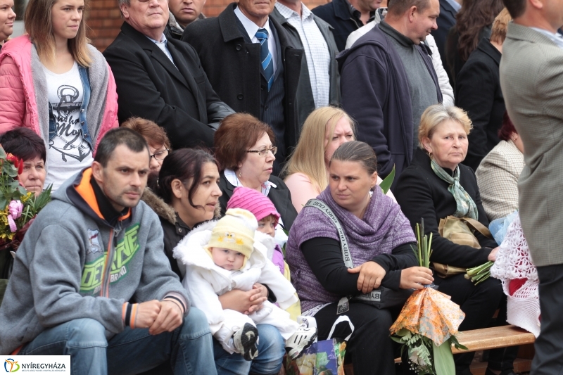 Elballagtak a lippaisok I.