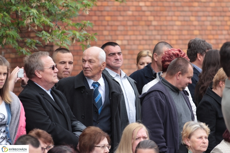 Elballagtak a lippaisok I.