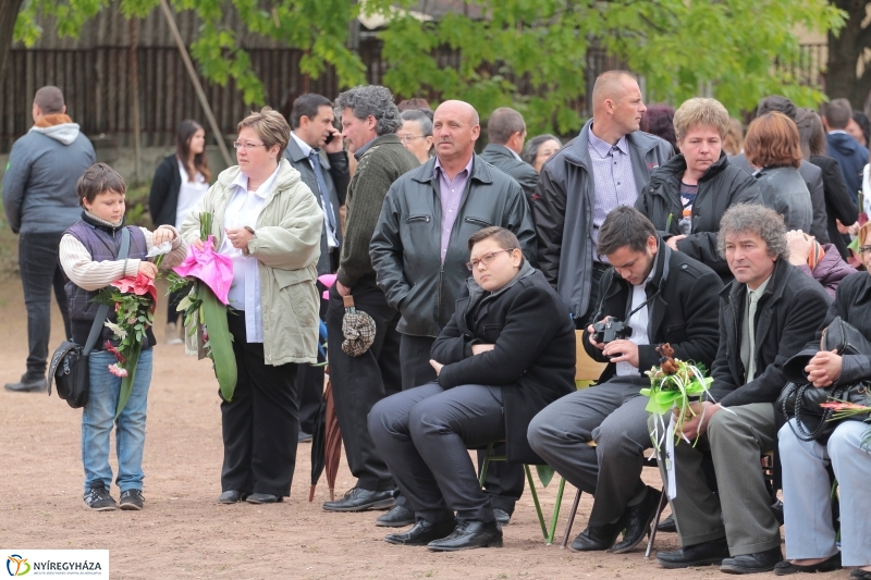 Elballagtak a lippaisok I.