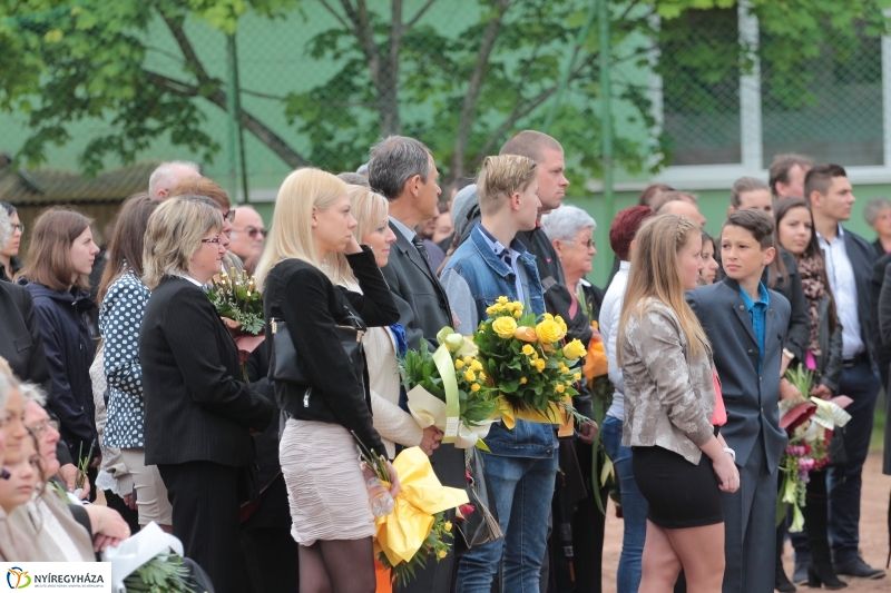 Elballagtak a lippaisok I.