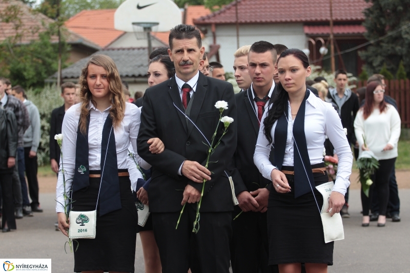 Elballagtak a lippaisok I.